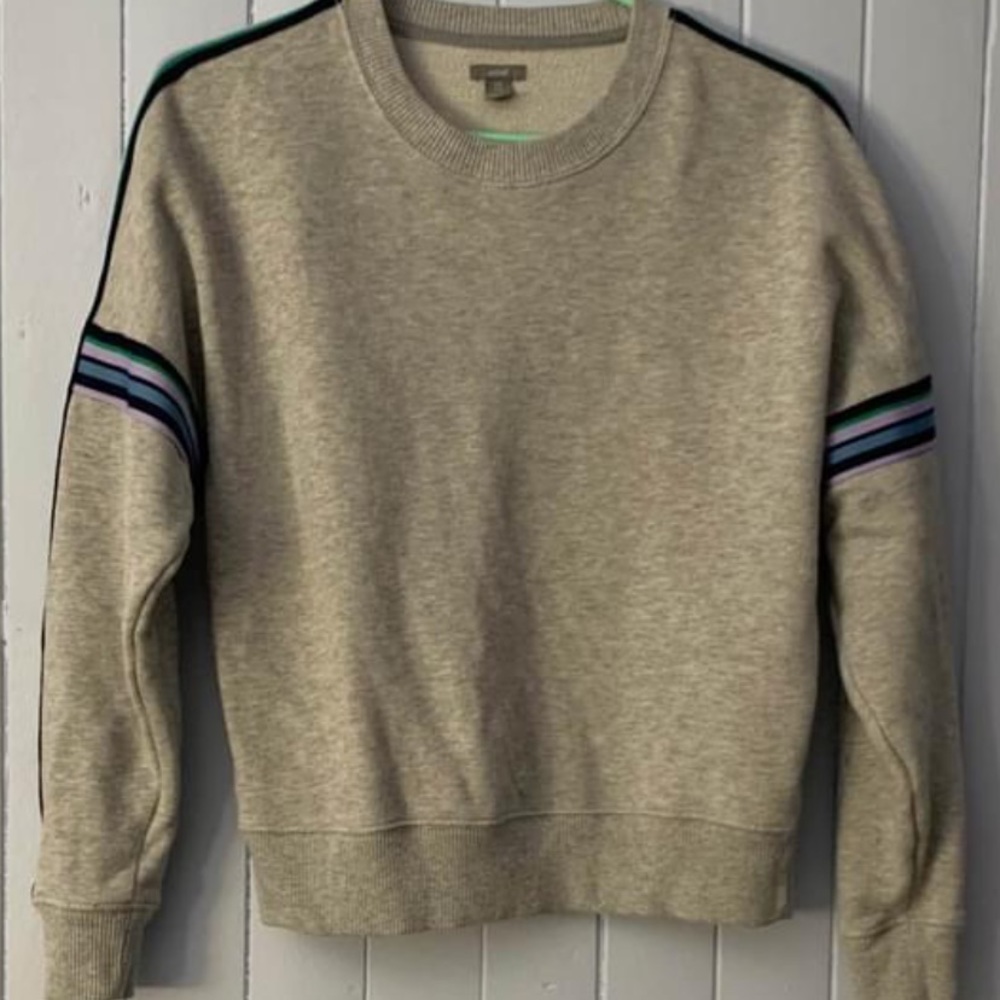 Grey sweatshirt